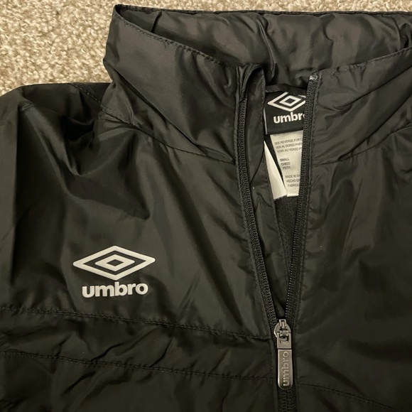 Umbro Lightweight Jacket - Picture 3 of 5